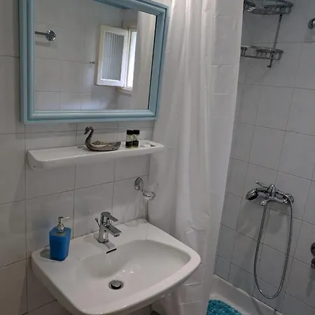 Helena's Guest house