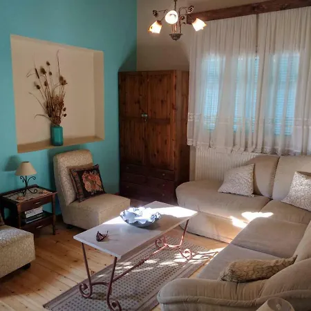Helena's 3* Κασσιόπη